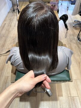 サラ(sarah) 縮毛矯正/大人ガーリー/チョコレート/モード