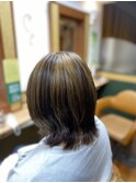 くびレイヤーエモージュ/ベージュインナーグレージュ