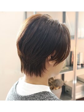 ウィスカーヘアー(whisker hair) ショートウルフ