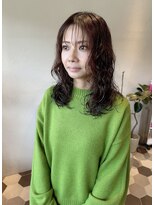 リベラル(liberal)&nbsp;ソフトウルフ　パーマ　ロングスタイル【30代/40代/50代】