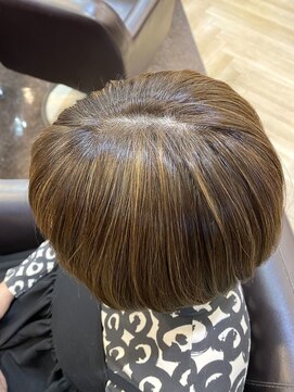 キャラ 池袋本店(CHARA) 大人女性白髪ぼかしハイライトカラー【池袋/ショート/ボブ】