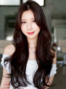 エインアンリー 明治神宮前(AIN.ANLY.) ☆フェミニンロング大人かわいいぱっつん前髪レイヤーカット小顔