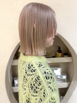 ヒビヲ(HIBIO)&nbsp;切りっぱなしボブタッセルボブブリーチカラーダブルカラー