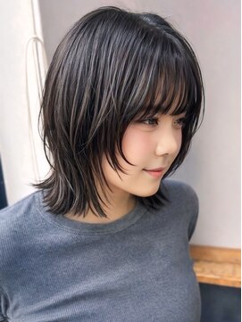 ロティー(loty) ミディアム フェイスレイヤー くびれレイヤー　大人レイヤー