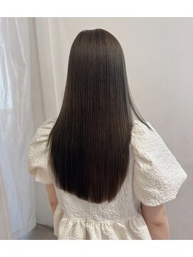 ロマリア ヒルズ 表参道 原宿(Lomalia HILLS) 似合わせカットケアカラーブラウン[表参道ケアブリーチ縮毛矯正]