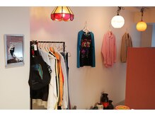 ドーター(daughter)の雰囲気(店内で古着販売もしております。スパイラルパーマ/ウルフパーマ)