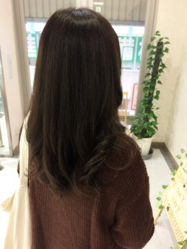 リリー(Lily) アッシュ系カラー