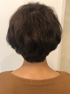 ラナ(Lana) ゆるふわ大人ショート