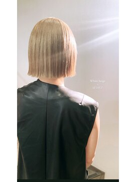 ディーボーイ 下通本店(D-BOY) ぱつボブ/ホワイトベージュ/ハイトーンカラー/下通