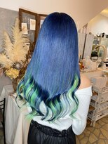 ヘアーデザインルアナ(Hair design Luana.) 推しカラー ちょい深めブルーとインナーひよりグリーン
