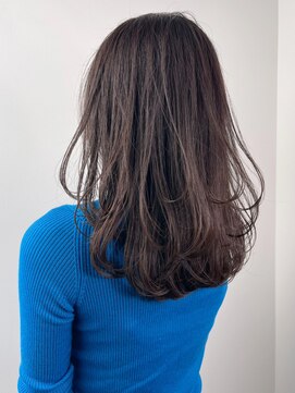 クィーンズガーデンバイケーツーギンザ(QUEEN’S GARDEN by K two GINZA) レイヤーカット*レイヤースタイル*グレーベージュレイヤーロング