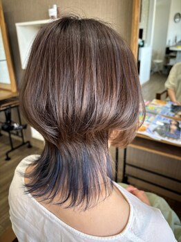 あなたの髪のお悩みを解決してくれるサロン。髪の状態を見極め、あなただけのスタイルをご提案！