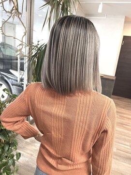 ヴィフ 大船(VIF) バレイヤージュ/ハイライト/ダブルカラー/ケアブリーチ/ボブ