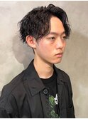 ツイストスパイラルパーマ センターパート 前下がりマッシュ