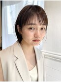 切りっぱなしボブワイドバングミニボブグレージュカラーボブ