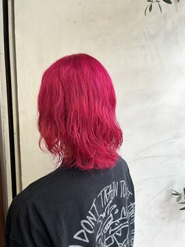 アン(Hair make un) 【ダブルカラー】ビビットピンク