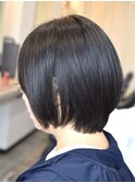 丸みショートボブ/黒髪スタイル/ツヤ髪