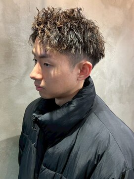 ディスイズバーバーフォース(THIS IS BARBER 4th) ツイスパ ツーブロック メンズパーマ 刈り上げ 20代