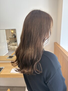 スリーオオテマエ(three. Otemae) ベージュカラー