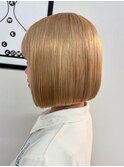 切りっぱなしボブ/ハッシュボブ/くすみベージュ