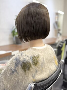 オウル(Owll) *大人可愛いコンパクト艶髪ミニボブ*