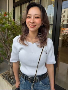 フルール(hair place Fleur) ナチュラルミディアムレイヤー