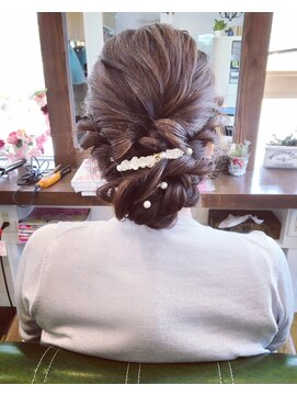 ヘアデザインメリー(hair design Merry) 大人女子に人気のルーズなアレンジ