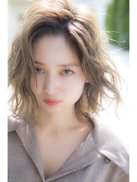 ミエル ヘア 新宿(miel hair) 〈mielhair新宿〉透明感ウェーブミディボブ