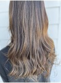 セミロング×アッシュベージュ