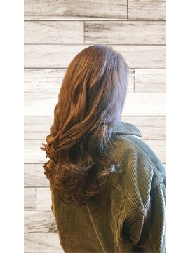 アクアヴィタエ(Aqua vitae) 20代、30代ロングカールスタイル