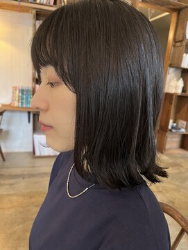 ヘアーアイストゥーレ(HAIR ICI TRE) 地毛風　カラー　暗髪　ミディアム　ボブ　担当阿知波