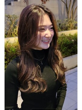 スタイル 成城学園前(STYLE) レイヤーロングのハイライトカラーで赤みゼロのグレーベージュ