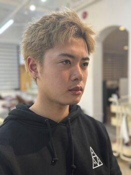 リリ(LILI)の写真/《髪質やお悩みに合わせた提案×高い技術》で、スタイリングなしでもキマる好感度の高いスタイルを叶える☆