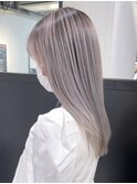 顔周りレイヤーホワイトブロンドロングミディアム_ba452531