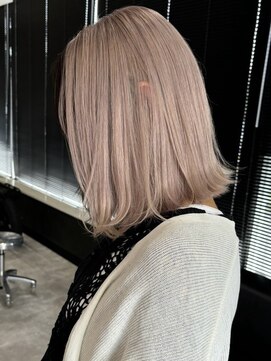 エイチ(H) xブリーチ/イメチェン/ホワイトブロンド/外ハネボブ/美髪/