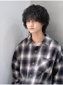 マッシュウルフとも相性の良い、シャドウパーマスタイル