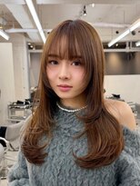 ヒュー 広島(HEW)&nbsp;王道かわいいシースルーバングレイヤーハッシュカットグレージュ