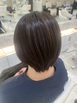 エクリフルール(equri fleur) 【目黒】やわらかベージュ丸みショート