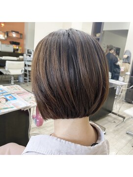 セダクション 道後樋又店(Seduction) 松山市/20代/30代/40代/頭の形をきれいに見せるミニボブ