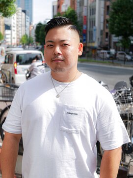 キングマンバーバー(KING MAN BARBER) ハイスキンサイドパートスタイル