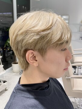 ノラ ウメダ(NORA UMEDA) ブロンドベージュ×シースルーマッシュ