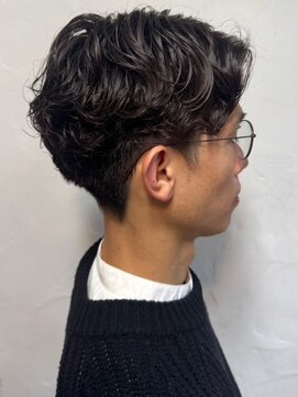 リコ 池袋東口店(Liko) 波巻きスパイラルパーマ メンズパーマ ツーブロック 束感 30代