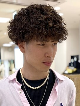 シャルムバイケンジ(Charm.by KENJE) 銀座メンズパーマ波巻きシャドウパーマツイストスパイラル無造作