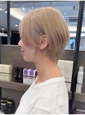 池袋ハイトーンカラーブロンドミルクティーベージュケアブリーチ