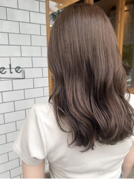 ノエル(noele) ブラウンベージュ×ミディアム