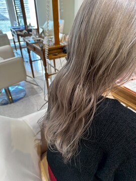 スペックホルダーミミ(Spec Holder mimi) ルミナスグレージュロング