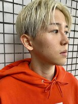 ヘアーサロン フォーメン イデア(hair salon for Men idea)&nbsp;ハイトーン ブリーチ センターパート ツーブロック 20代【札幌】