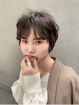 ショートパーマ／耳かけショート／ショートボブ