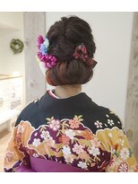 ジェイ エヌ バイ ネオリーブ(J/N by neolive)&nbsp;【Neolive east】卒業式シニヨンアレンジ