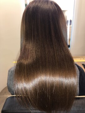 アールサロン アオヤマ(Rr SALON AOYAMA) プラチナミネコラストレート